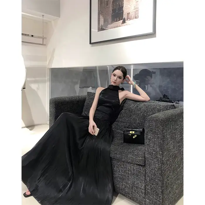 Élégant blanc licou Robe longue femmes fête bal arc noir Maxi robes mode Sexy dos nu