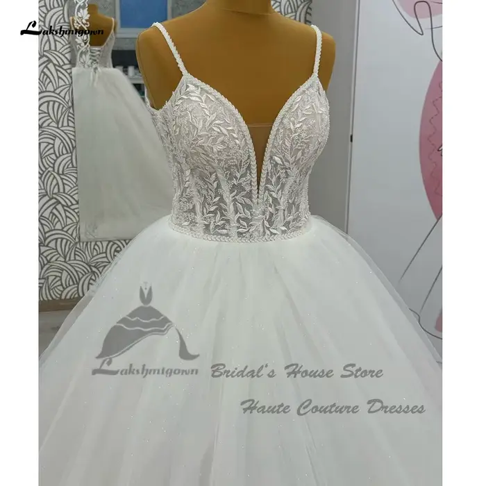 Robe de mariée bohème personnalisable en polyester scintillante avec détails en dentelle et perles pour femmes occasions spéciales plage et printemps