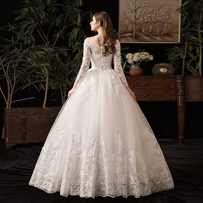 Robe De mariée blanche en dentelle brodée à manches longues