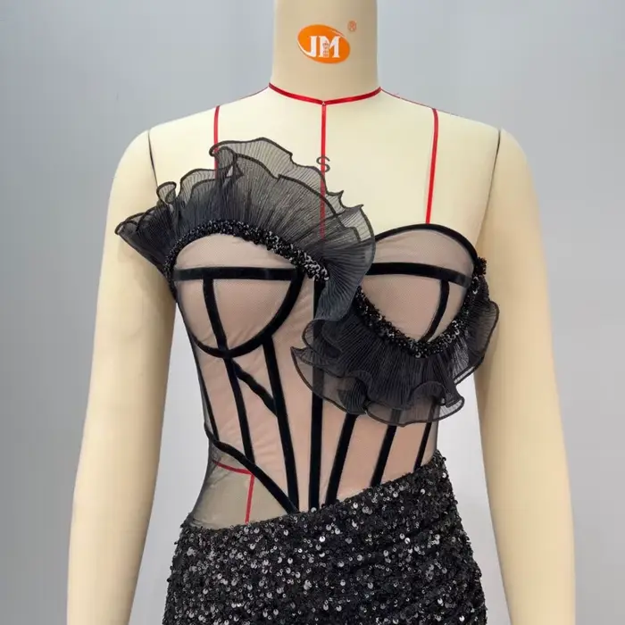 Nouvelle robe de soirée sans bretelles avec bordure à volants