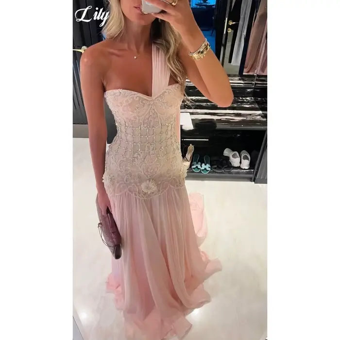 Robes de bal en mousseline de soie blanches Lily