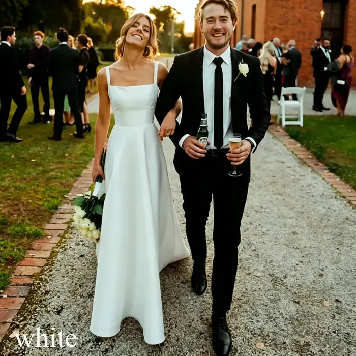 Robe de Mariée Longue Blanche Classique Ligne A Sur Mesure, Encolure Carrée, Fines Bretelles, Formelle, avec Plis, Style Vintage, Dos Nu, Fente Haute et Robe Élégante Personnalisée pour Mariage et Cér