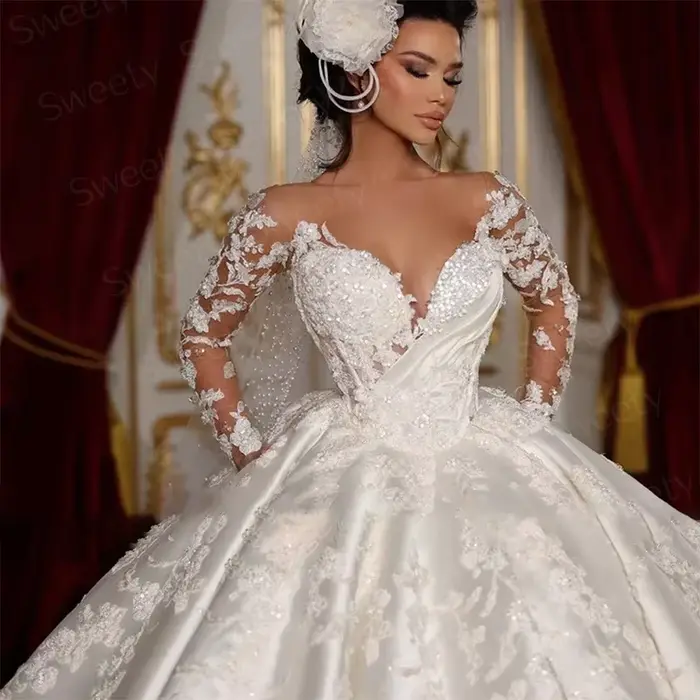 Robe de Mariée en Satin Vintage avec Dentelle Brodée, Col Rond, Manches Longues, Robe Princesse Élégante à Offrir pour Femmes Occasions Spéciales