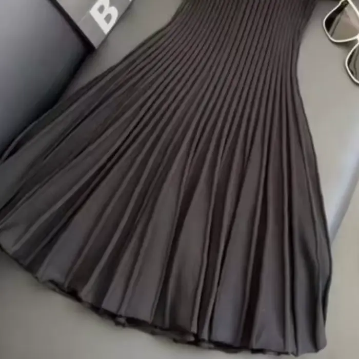 Nouvelle robe tricotée noire