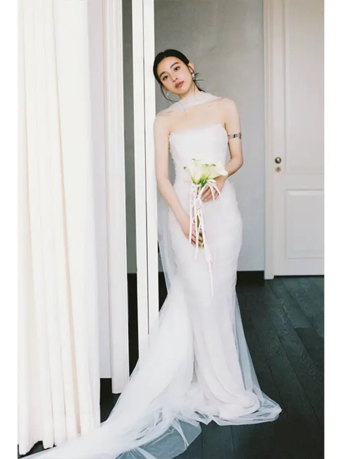 Robe de mariée légère sans bretelles