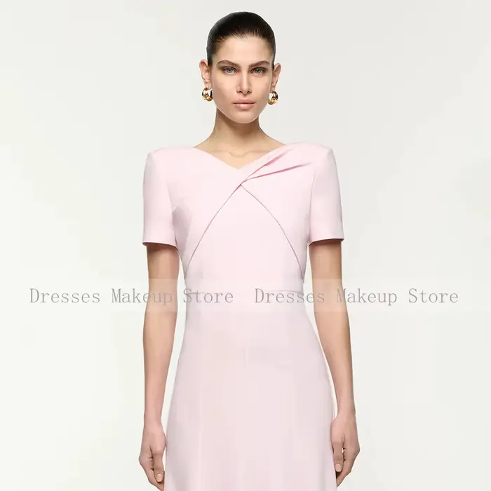 Robe cocktail sirène personnalisable avec décolleté cuillère et dos croisé pour femmes de toutes occasions formelles