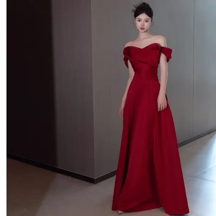 Robe de mariée en Satin asymétrique épaule dénudée