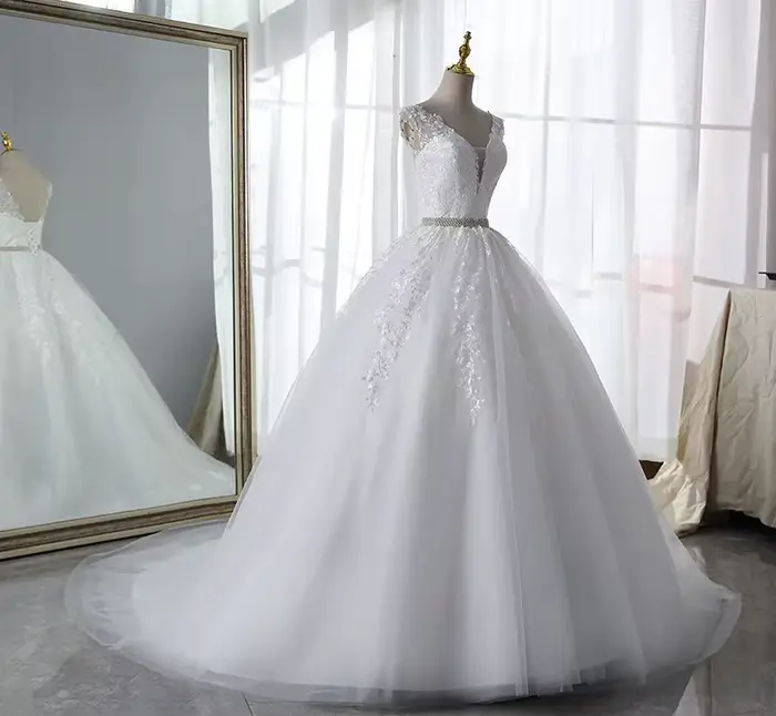 Robe de mariée en dentelle classique col en V dos nu grande taille pour femmes occasions spéciales