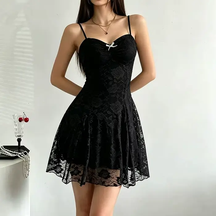 Robe noire sexy en dentelle pour femme
