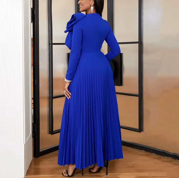 Robe longue plissée à manches longues et col rond pour femme