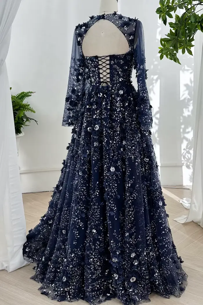 Robe de soirée élégante bleu marine coupe trapèze avec fleurs 3D 2026