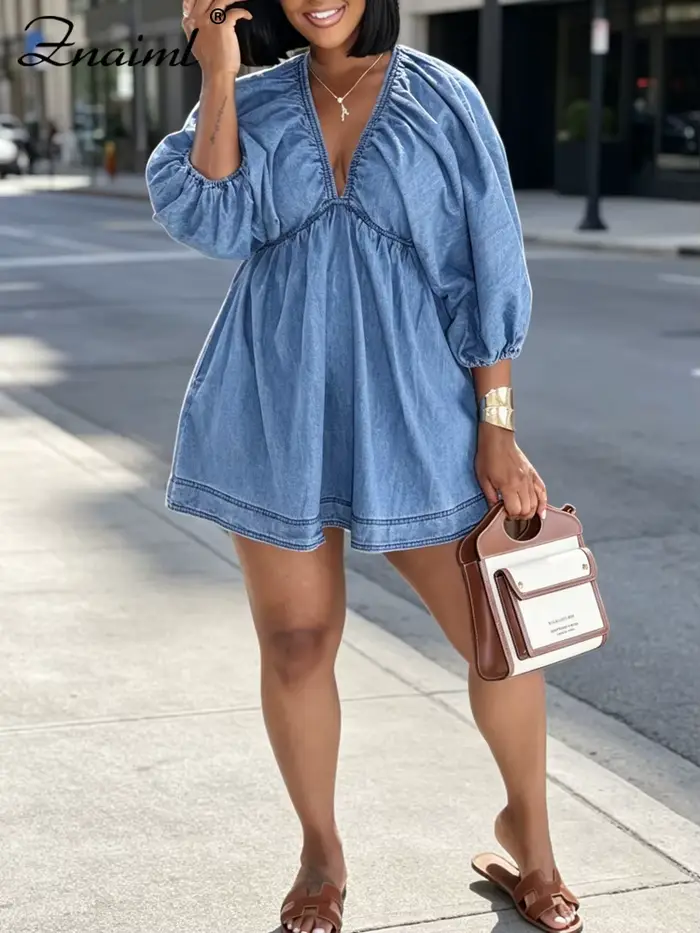 Robe en jean bleu clair Znaiml col en V manches bouffantes volants mini-robe pour femmes style de rue été automne sorties décontractées plage vacances