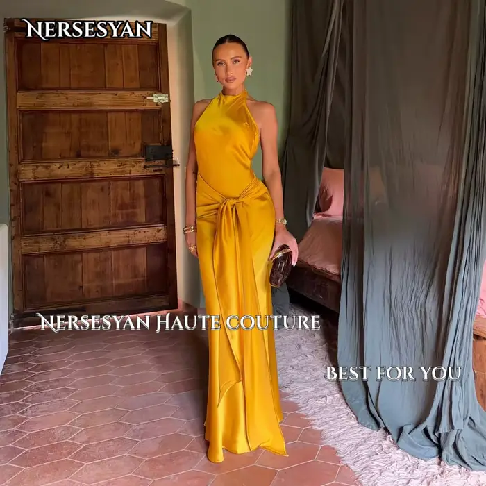Robe de soirée sirène personnalisable Nersesyan avec décolleté hors épaule pour femmes occasions spéciales comme mariage soirées galas et cérémonies