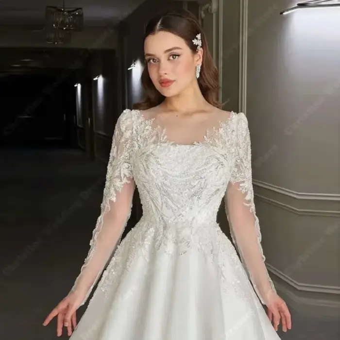 Robes de mariée en mousseline de soie scintillante pour femmes, dentelle, manches longues, longueur de vadrouille, robes personnalisées, patients charmants et élégants