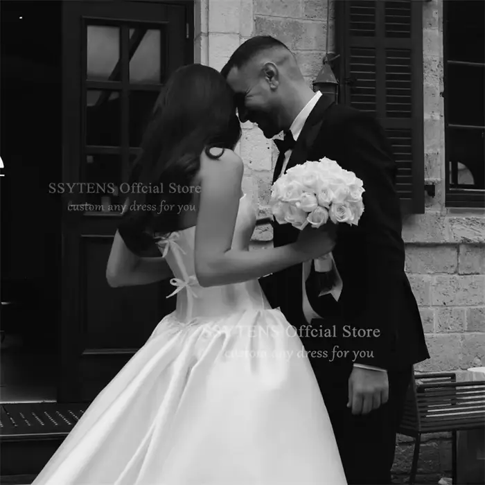 Robe de mariée princesse trapèze élégante SSYTENS sans bretelles blanche pour femmes occasions spéciales