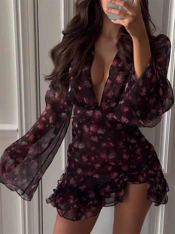 Robe courte crème à imprimé fraise avec volants col en V profond manches longues bouffantes pour femmes occasions spéciales rendez-vous romantiques sorties printemps été