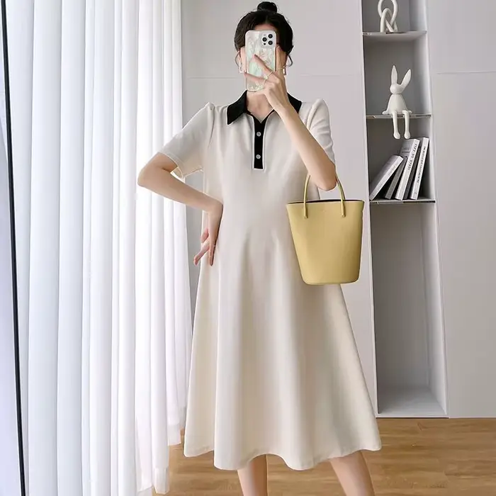 Robe de maternité d'été à manches courtes col rabattu polyester élasthanne dessin animé drap fin pour femmes occasions spéciales grossesse confort élégance