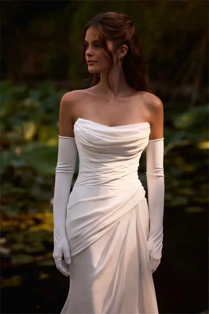 Robe de mariée sirène en mousseline de soie plissée classique avec décolleté mon amour et train de balayage pour femmes enceintes occassions spéciales
