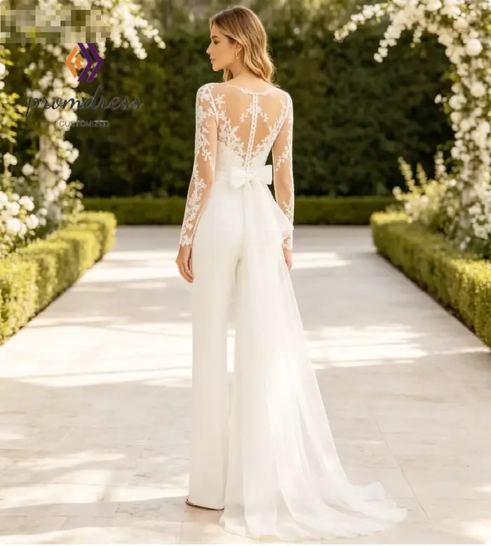 Robe de mariée minimaliste pour cérémonie civile, combinaison-pantalon en satin doux à manches longues avec traîne, élégante en dentelle pour réception