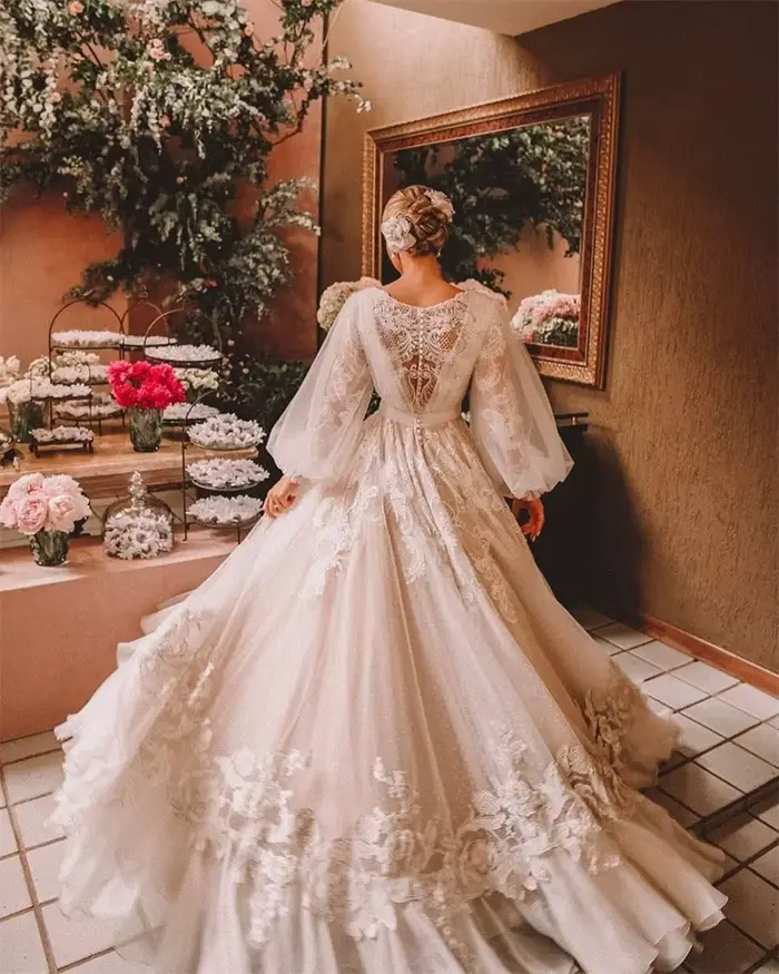 Robes de mariée en dentelle ivoire pour la mariée