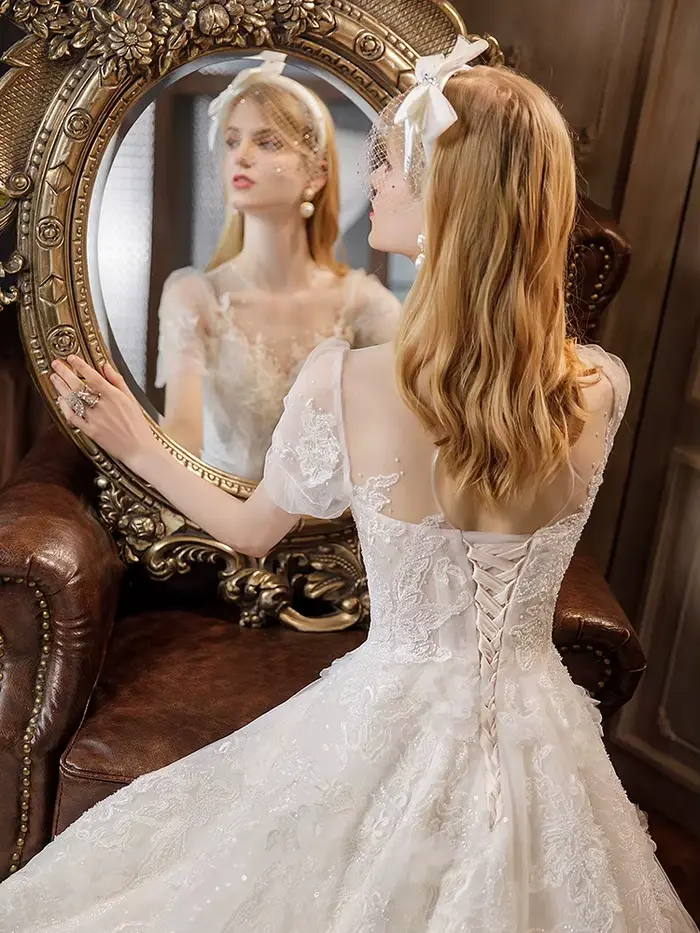 Robe de mariée princesse élégante en dentelle et mousseline avec train de balayage pour femmes occasions spéciales