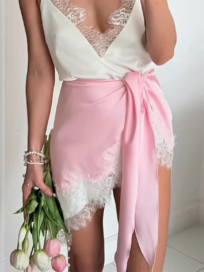 Robe élégante pour femme en satin