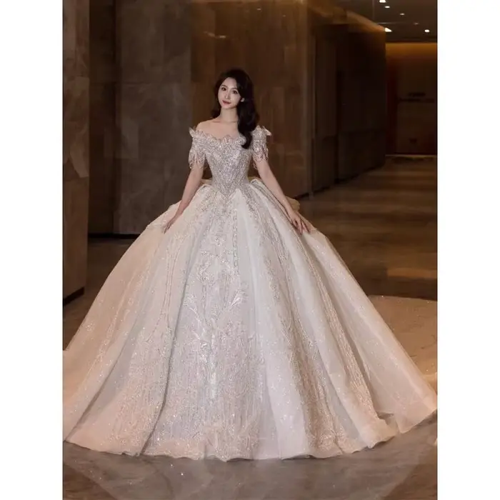 Robe de mariée asymétrique épaule dénudée en dentelle, avec franges françaises, princesse mariée, industrie lourde, broderie de perles, robe de fiançailles personnalisée