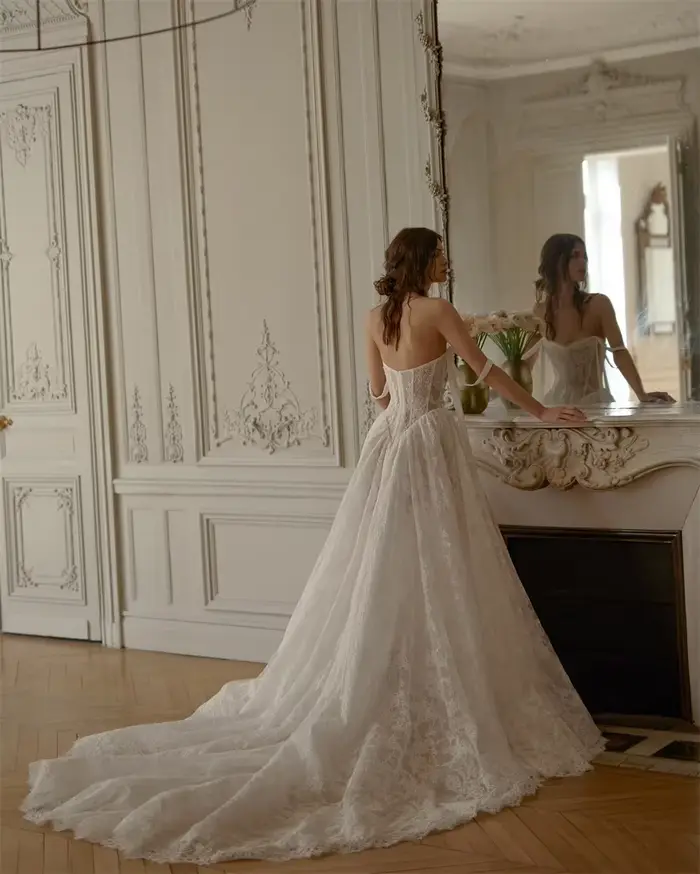 Robe de mariée personnalisée en dentelle