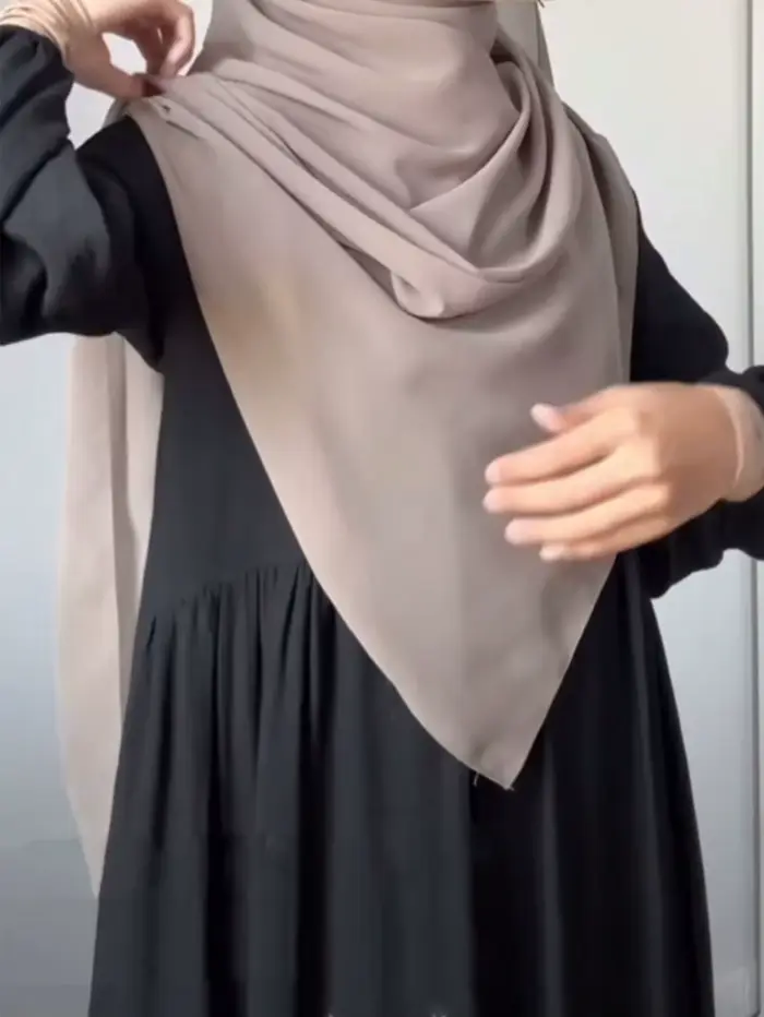 Robe Abaya noire simple et élégante pour les vêtements pour femmes musulmanes à la mode
