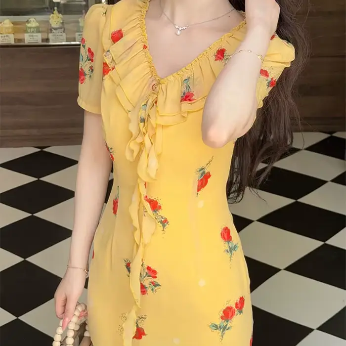 Robe patchwork vintage style estival avec col en V et volants pour femmes occasions spéciales