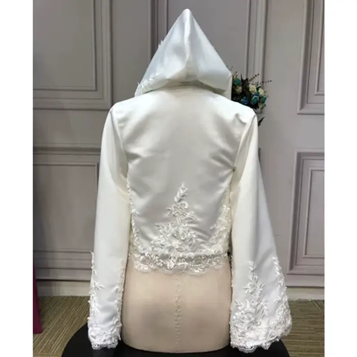 Robe arabe courte Cape de mariage avec chapeau Appliques dentelle Satin dubaï caftan islamique saoudien veste de mariée Cape 2026