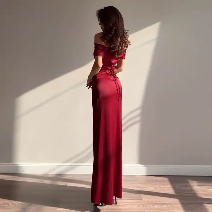 Robe Spicy Girl en polyester pour femmes, élégante et tendance pour soirées et événements spéciaux