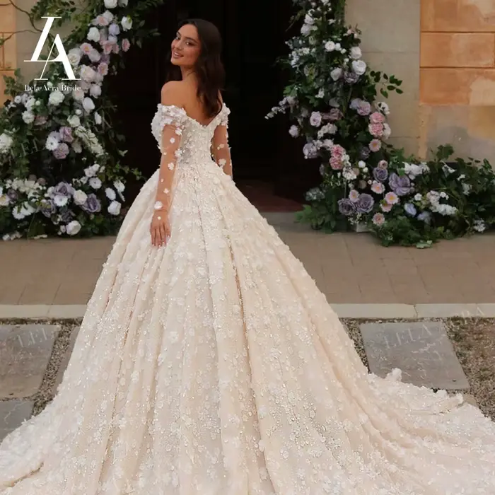 Robe de mariée à manches longues 2026 romantique perlée 3D fleurs