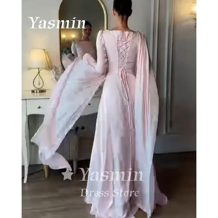 Robe de bal en mousseline rose clair scintillante