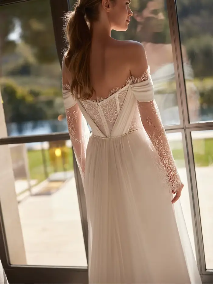 Robe de mariée de plage élégante vintage à épaules dénudées, manches longues en dentelle, fente haute, traîne en mousseline, corset, personnalisable pour extérieur