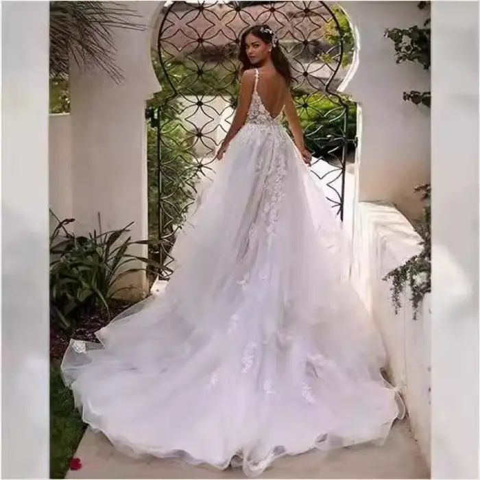 Robe de mariée blanche à bretelles