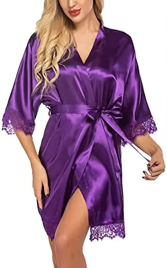 Robe monochrome en dentelle soyeuse pour femmes