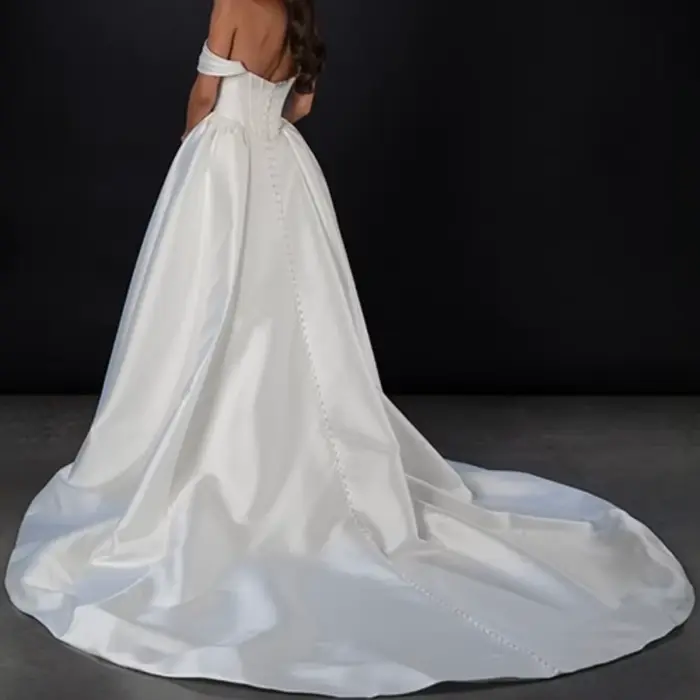 Robe de mariée de luxe personnalisée en satin ivoire