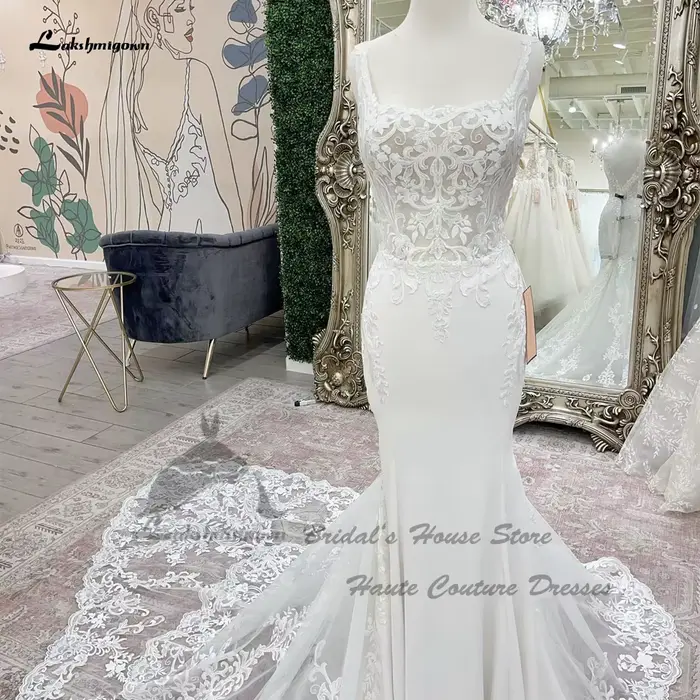 Robe de mariée sirène de luxe avec train de balayage et détails en dentelle pour mariage plage ou événement spécial pour femme occaions romantiques