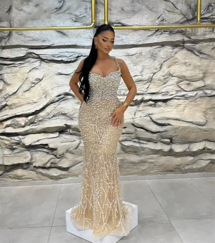 Robes de mariée sirène glamour avec perles et paillettes, bretelles spaghetti, poignées sur mesure, robes de patients avec train amovible, mariée