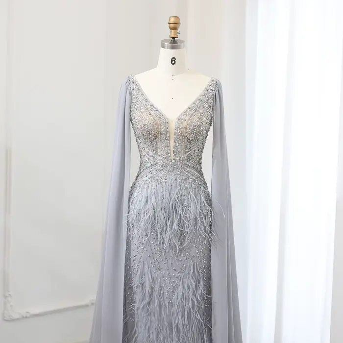 Robe de soirée Sharon Said Dubai blanche à col en V