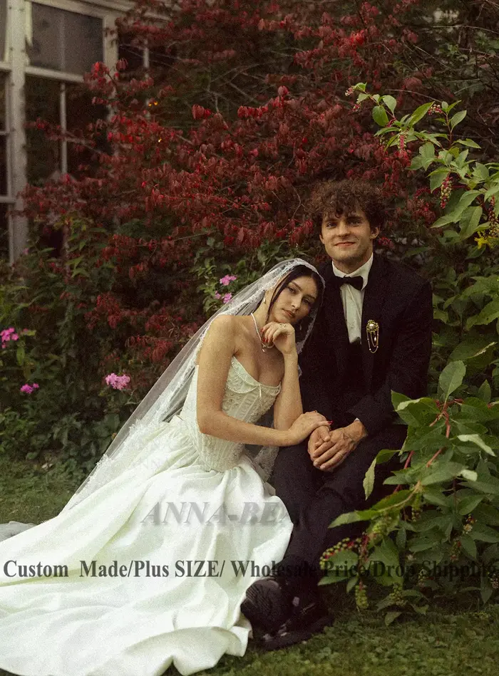 Robe de mariée Anna en polyester, style bustier, ornée de fleurs et perles, traîne balayante, personnalisable pour cérémonie de mariage ou anniversaire de mariage