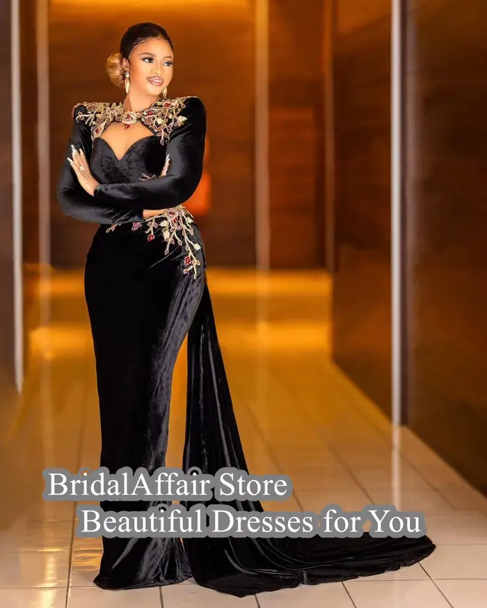 Robe de soirée sirène vintage en velours noir avec appliques florales et perles