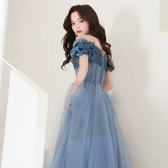Robe de soirée bleue personnalisée style classique avec train de balayage pour femmes occasions spéciales晚会蓝色定制晚礼服女士特殊场合穿着经典款带拖尾
