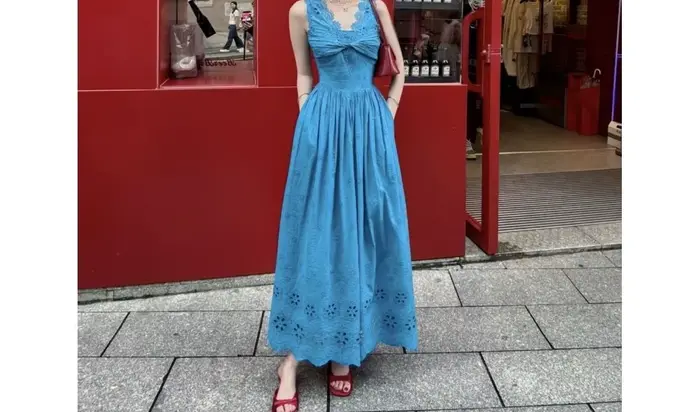 Robe de vacances en dentelle ajourée pour femmes, nouveau Style d'été 2026, tempérament doux, taille haute, effet amincissant