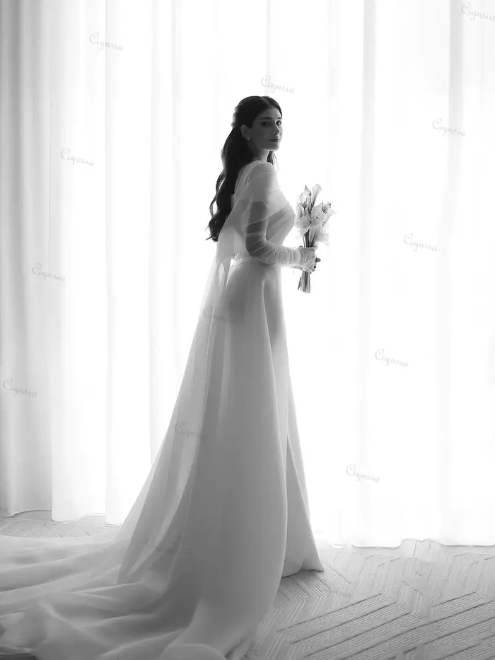 Robe de mariée personnalisée en organza blanc ivoire sirène/trompette avec décoration plissée pour femmes occasions spéciales mariage baptême remise de diplôme