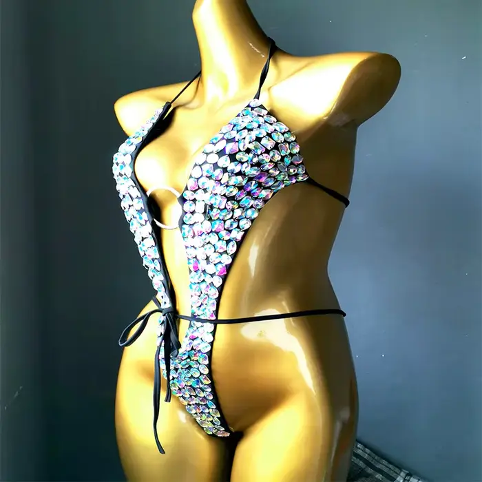 Maillot de bain sexy avec pierres scintillantes pour femmes, bikini, costume solide, vacances Vénus, vêtements de plage, nouveaux styles élégants et durables pour femmes