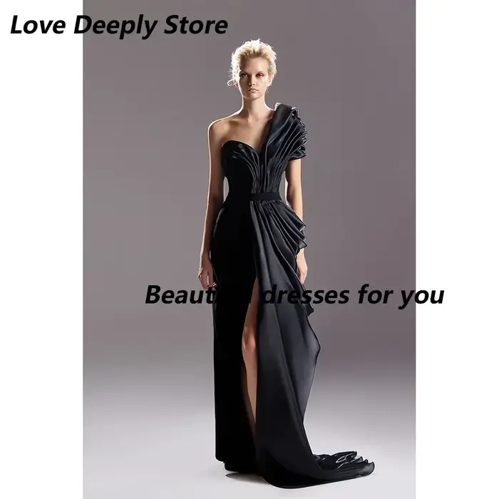 Robe de soirée noire, asymétrique épaule dénudée