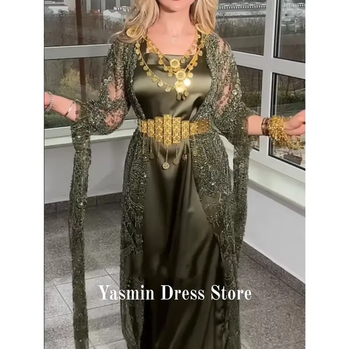 Robe de bal verte à perles avec traîne Watteau