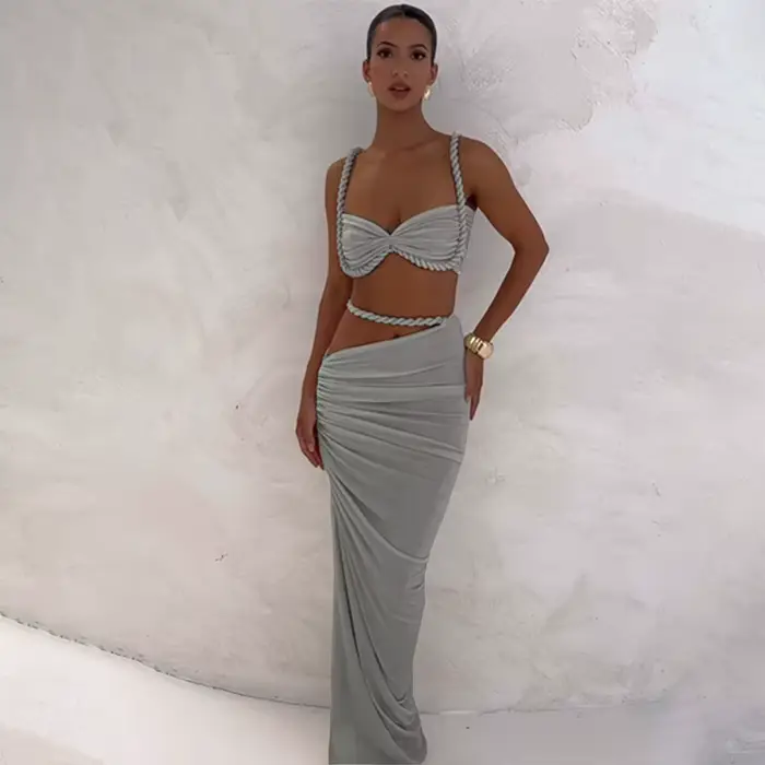 Île belle robe Ins fille épicée vent coeur Machine Sexy bord de mer vacances île haute fente portant ensemble deux pièces